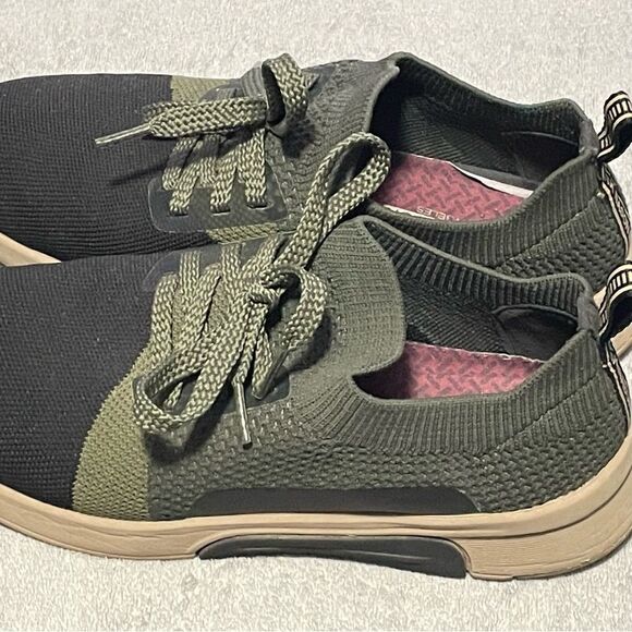 MARK Nason modern jogger sneakers size 7.5 green and black EUC - Picture 3 of 9